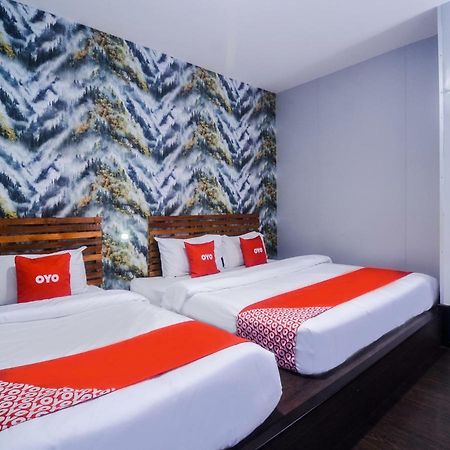 Oyo 1119 Memoire Express Hotel กูชิง ภายนอก รูปภาพ