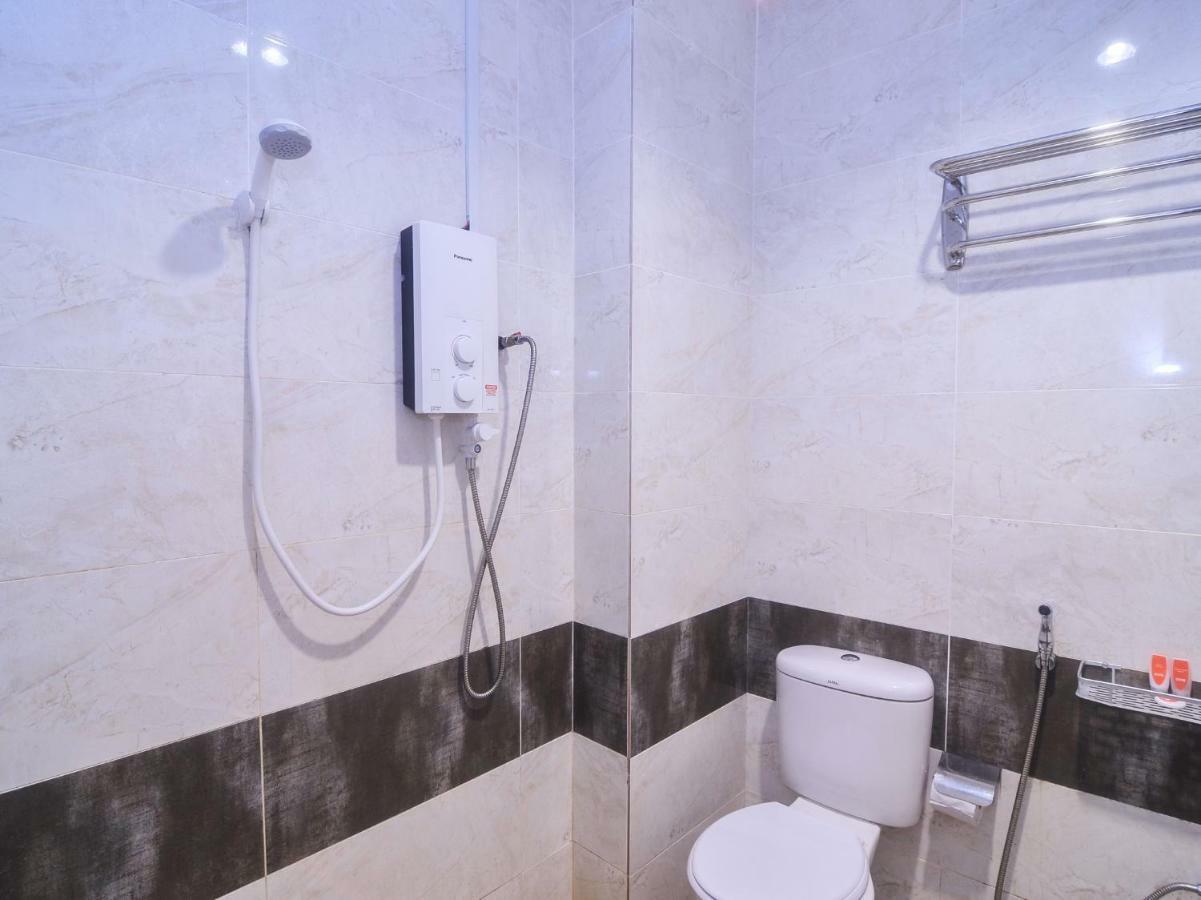 Oyo 1119 Memoire Express Hotel กูชิง ภายนอก รูปภาพ