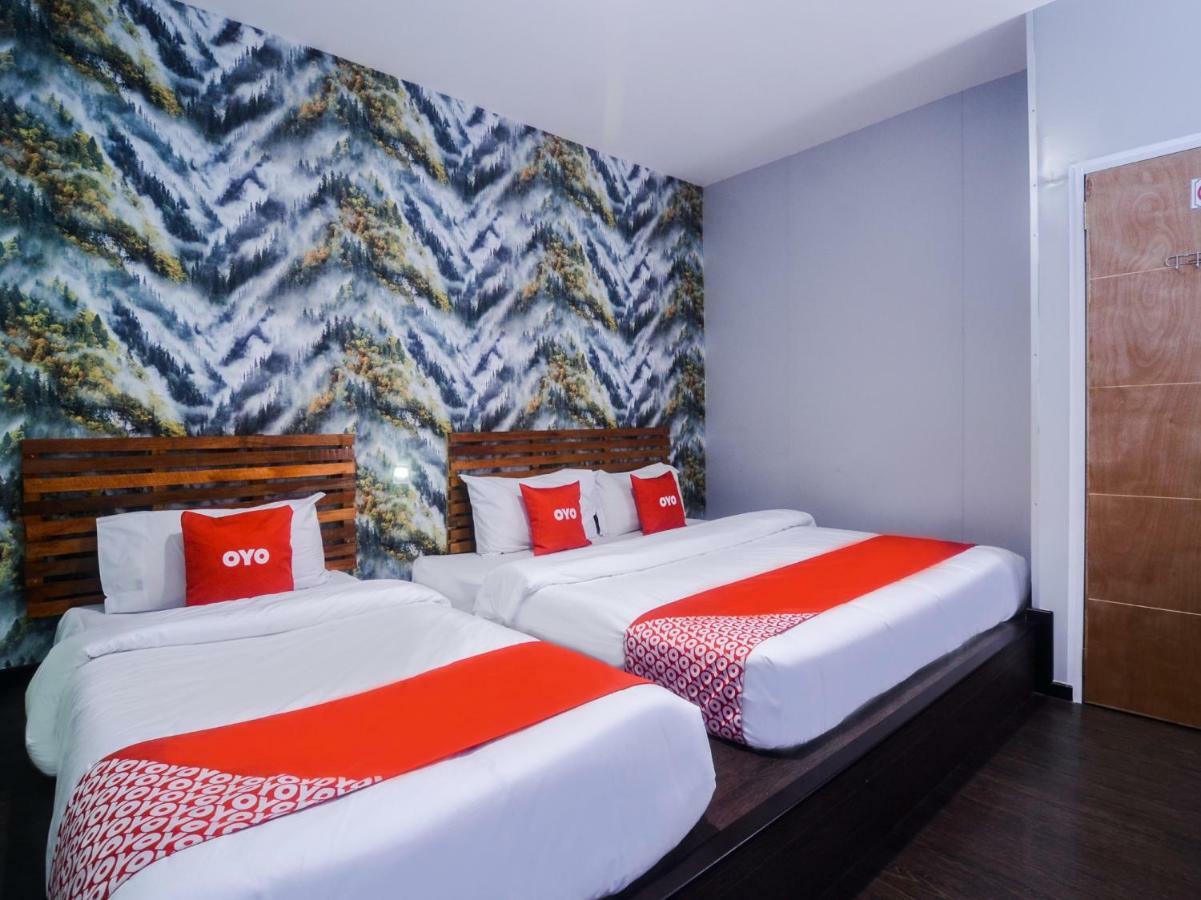 Oyo 1119 Memoire Express Hotel กูชิง ภายนอก รูปภาพ