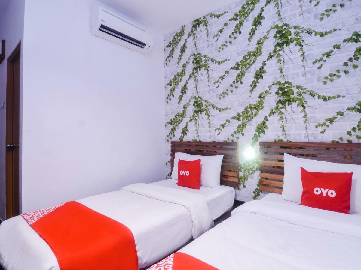 Oyo 1119 Memoire Express Hotel กูชิง ภายนอก รูปภาพ