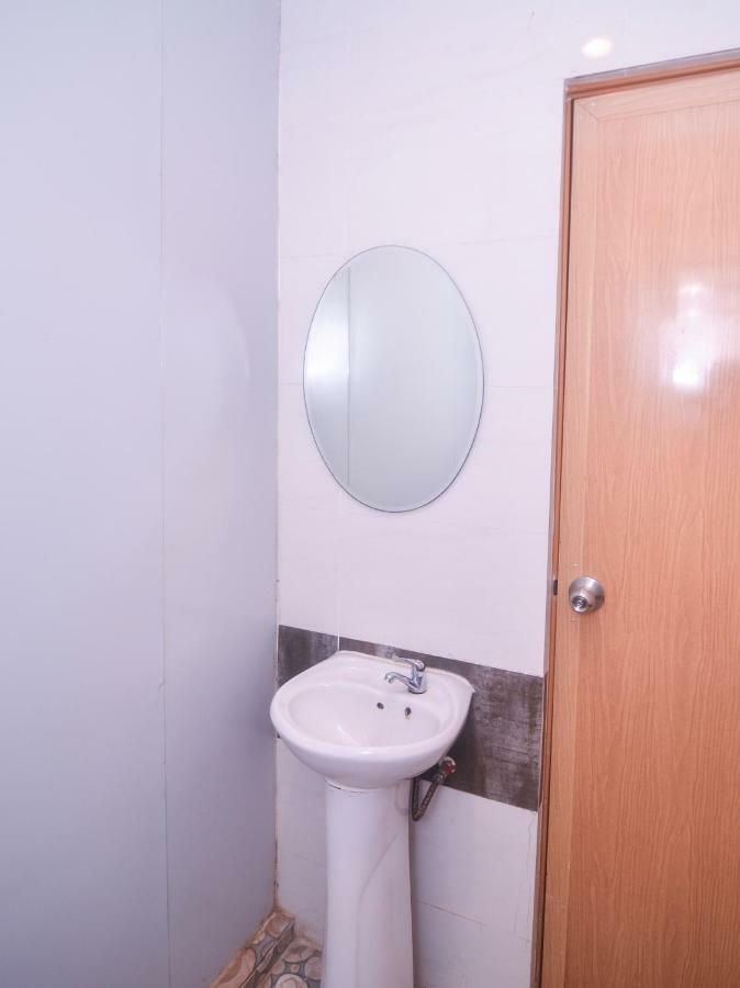 Oyo 1119 Memoire Express Hotel กูชิง ภายนอก รูปภาพ