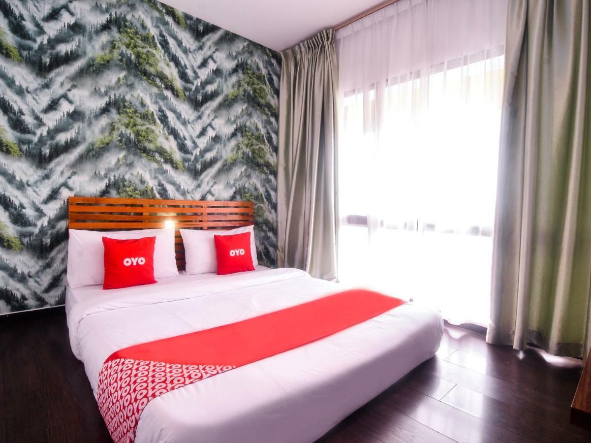 Oyo 1119 Memoire Express Hotel กูชิง ภายนอก รูปภาพ
