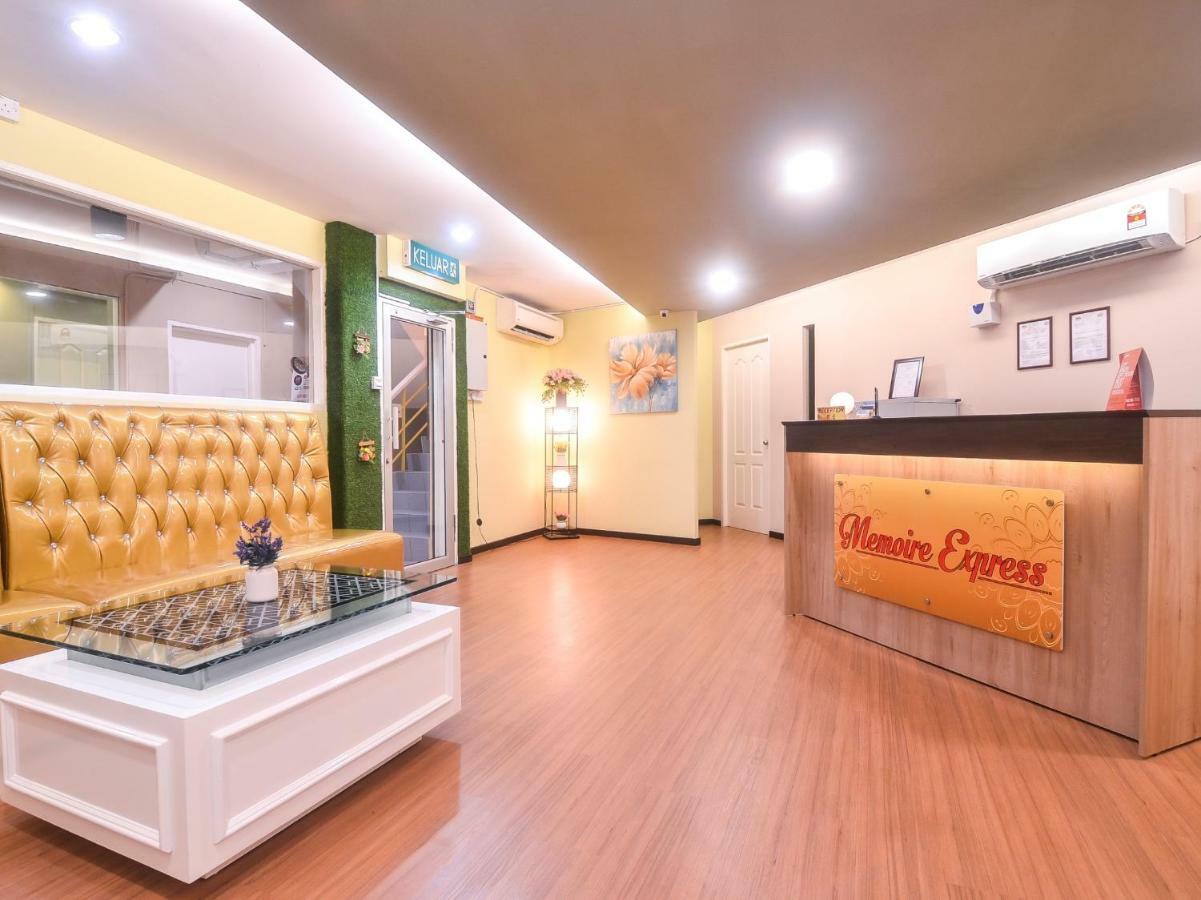 Oyo 1119 Memoire Express Hotel กูชิง ภายนอก รูปภาพ