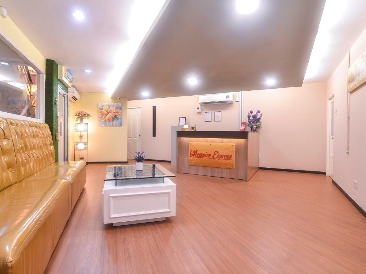 Oyo 1119 Memoire Express Hotel กูชิง ภายนอก รูปภาพ